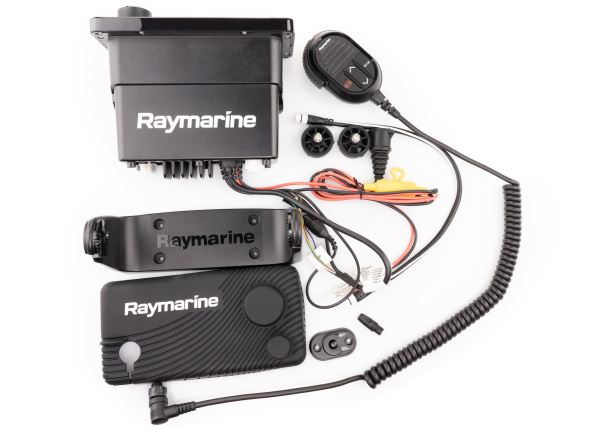 RAYMARINE Ray73 VHF Maritime Radio / integr. AIS and GPS receiver E70517 от прозводителя Raymarine